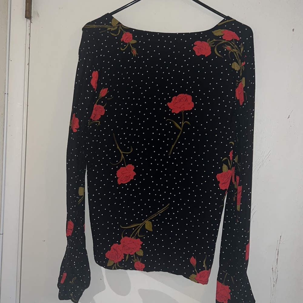 Volcom Top - Picture 2 of 2